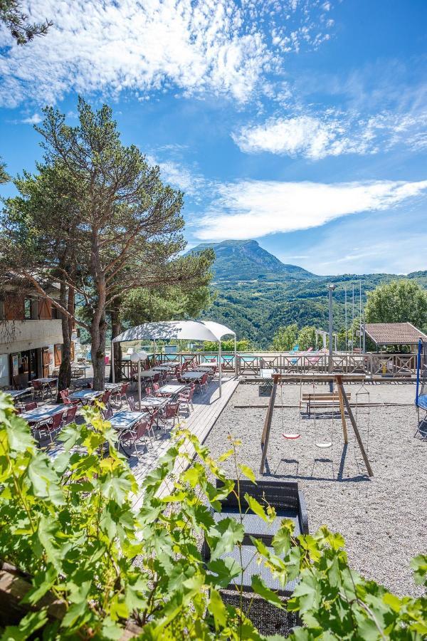 Hotel Camping Le Champ Long La Salle-en-Beaumont Exteriér fotografie